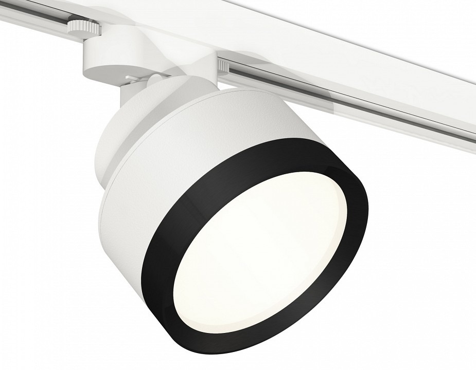 Фото Светильник на штанге Ambrella Light XT XT8101002 AMBR_XT8101002 - интернет-магазин МегаТерем в Москве