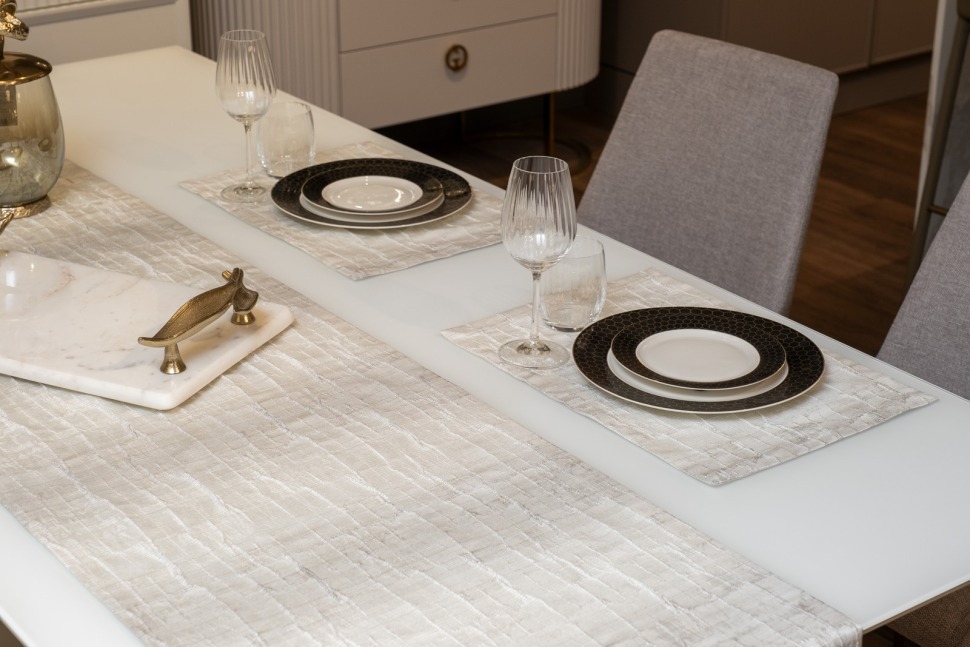 Фото Набор для сервировки стола Люкс (luxury) 02 Дорожка 50*180 (1шт) ,салфетки 33*45 (2шт (TT-00015773) - интернет-магазин МегаТерем в Москве